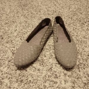 Sketches Stretch Fit Size 9.5 flats beige tan